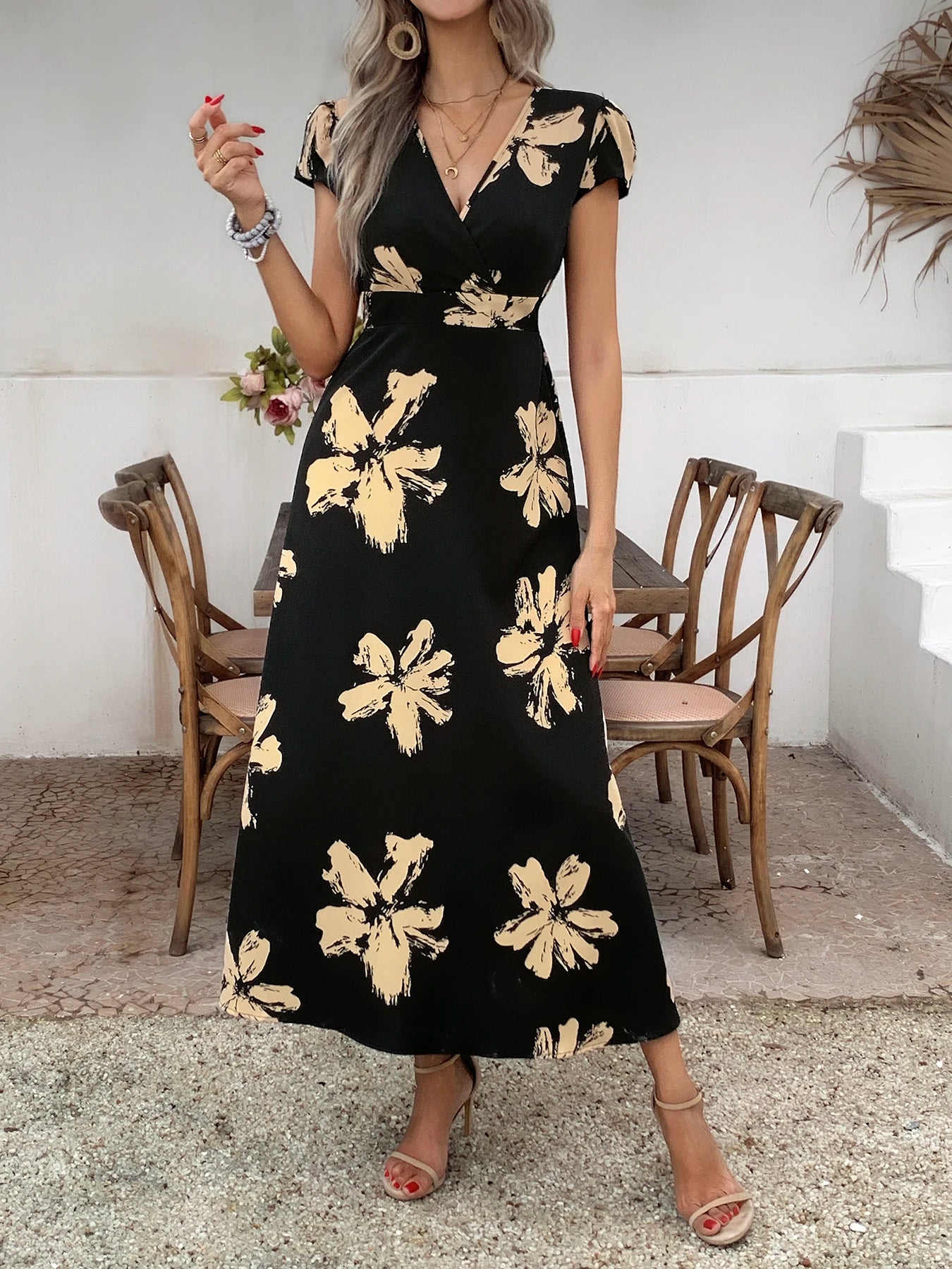 Women's Black Floral Midi Dress with V-N...